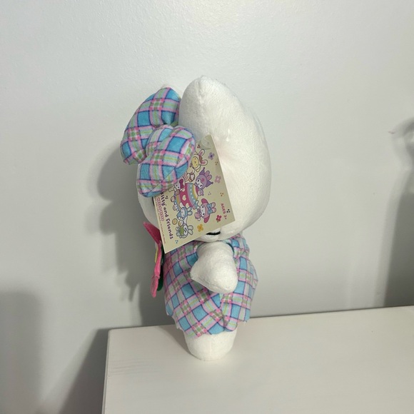 2024 Sanrio Hello Kitty plush & pins mini bundle - Picture 4 of 8